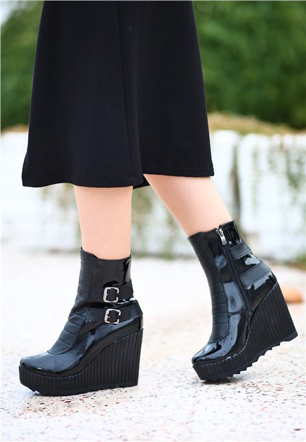 Women's Full Sole Patent Leather Boots - Black #411133