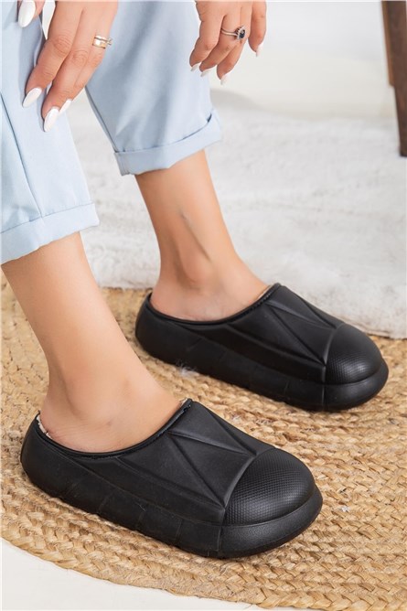 Women's Scrawl Lined Slippers - Black #362373