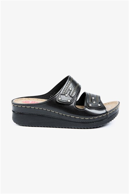 Women's slippers - Black #328878