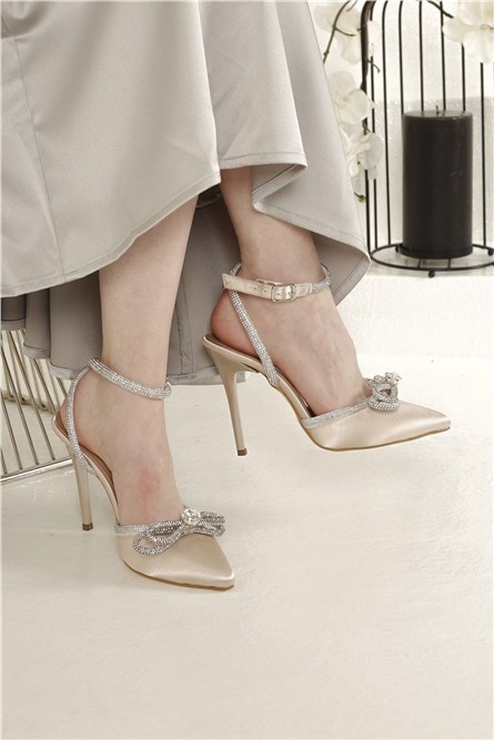 Women's elegant high-heeled shoes - Light beige #327891