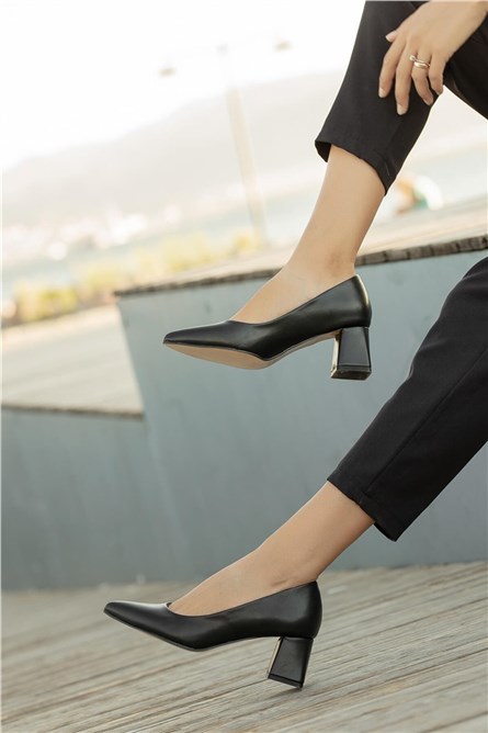 Women's Heeled Shoes - Black #361489