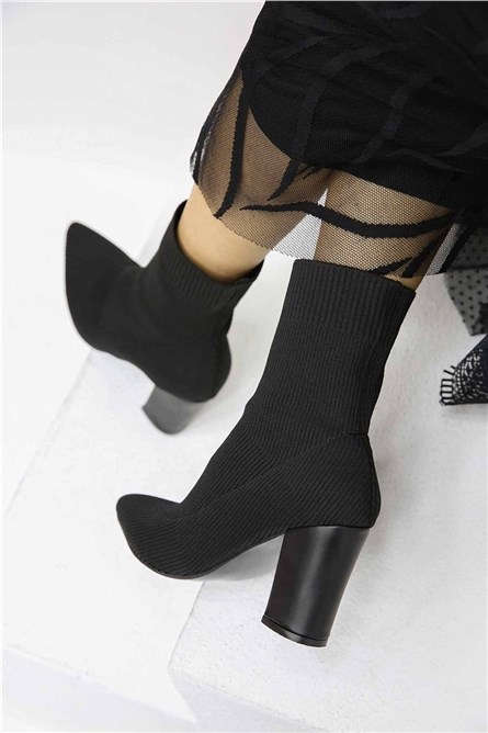 Women's boots made of knitted textile - Black #321276