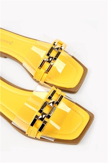 Women's slippers with metal element - Yellow #329419