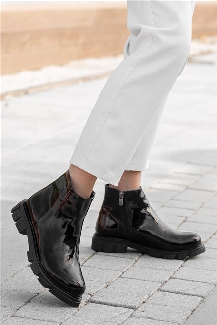 Women's Slip On Patent Leather Boots - Black #363002