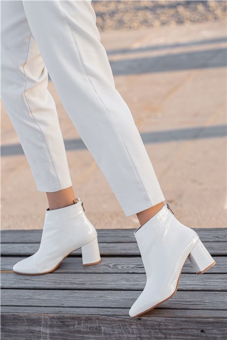Women's Heeled Boots - White #361976